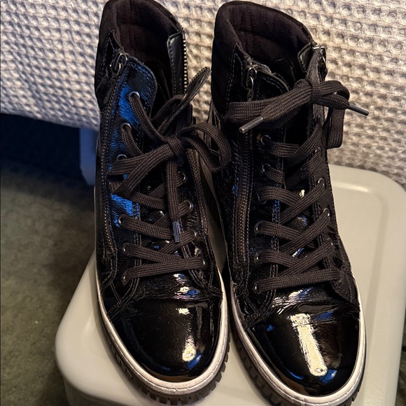 Gabor Black and Gray Leather Shoes - Picture 1 of 6